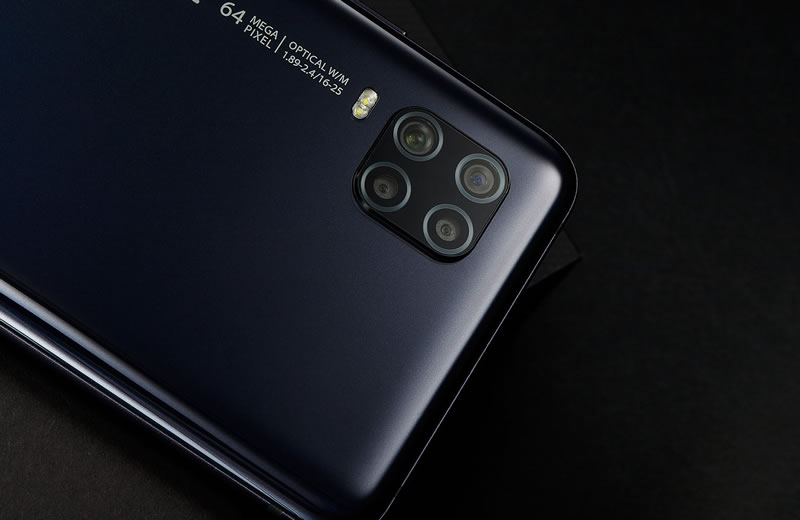 雙面玻璃+曲面屏，8+256G僅899元！國(guó)產(chǎn)大牌之作，有屏內(nèi)指紋和驍龍8核